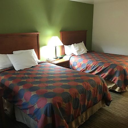 Super 8 By Wyndham Cave City Exterior photo