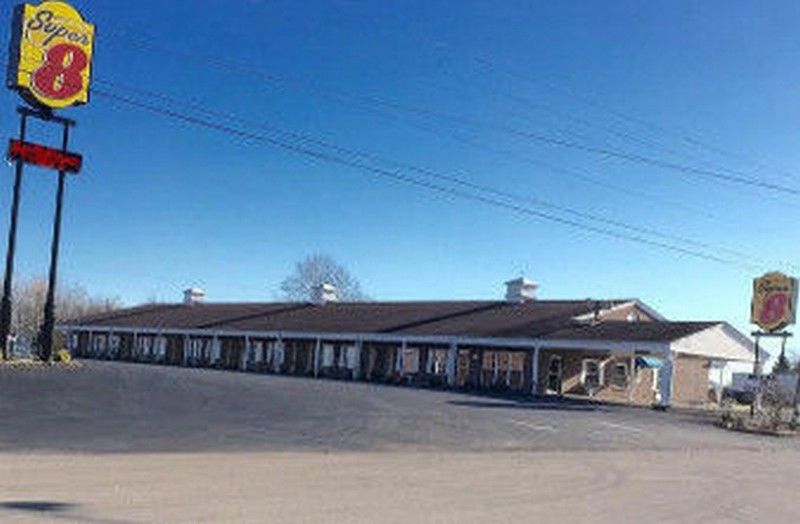 Super 8 By Wyndham Cave City Exterior photo