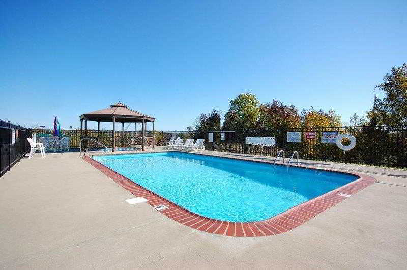 Super 8 By Wyndham Cave City Exterior photo