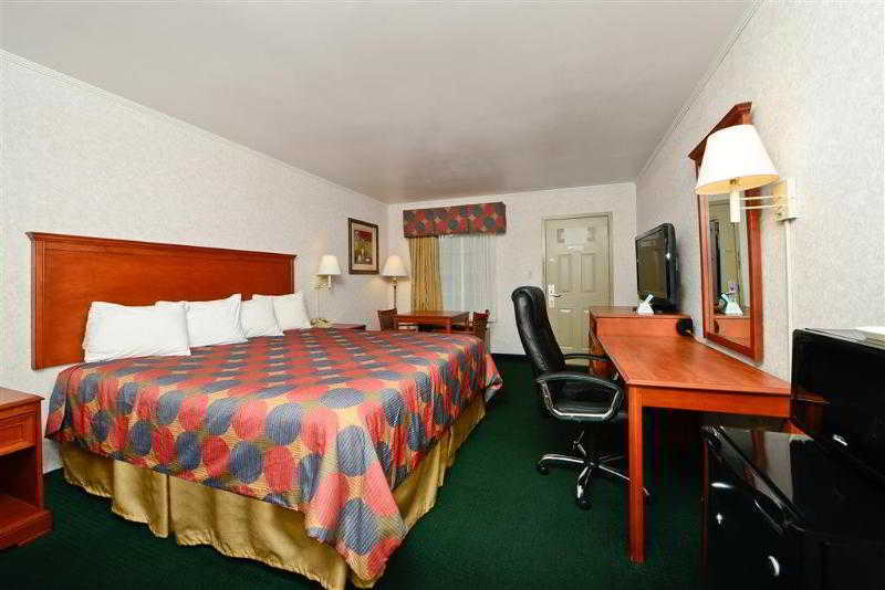 Super 8 By Wyndham Cave City Exterior photo