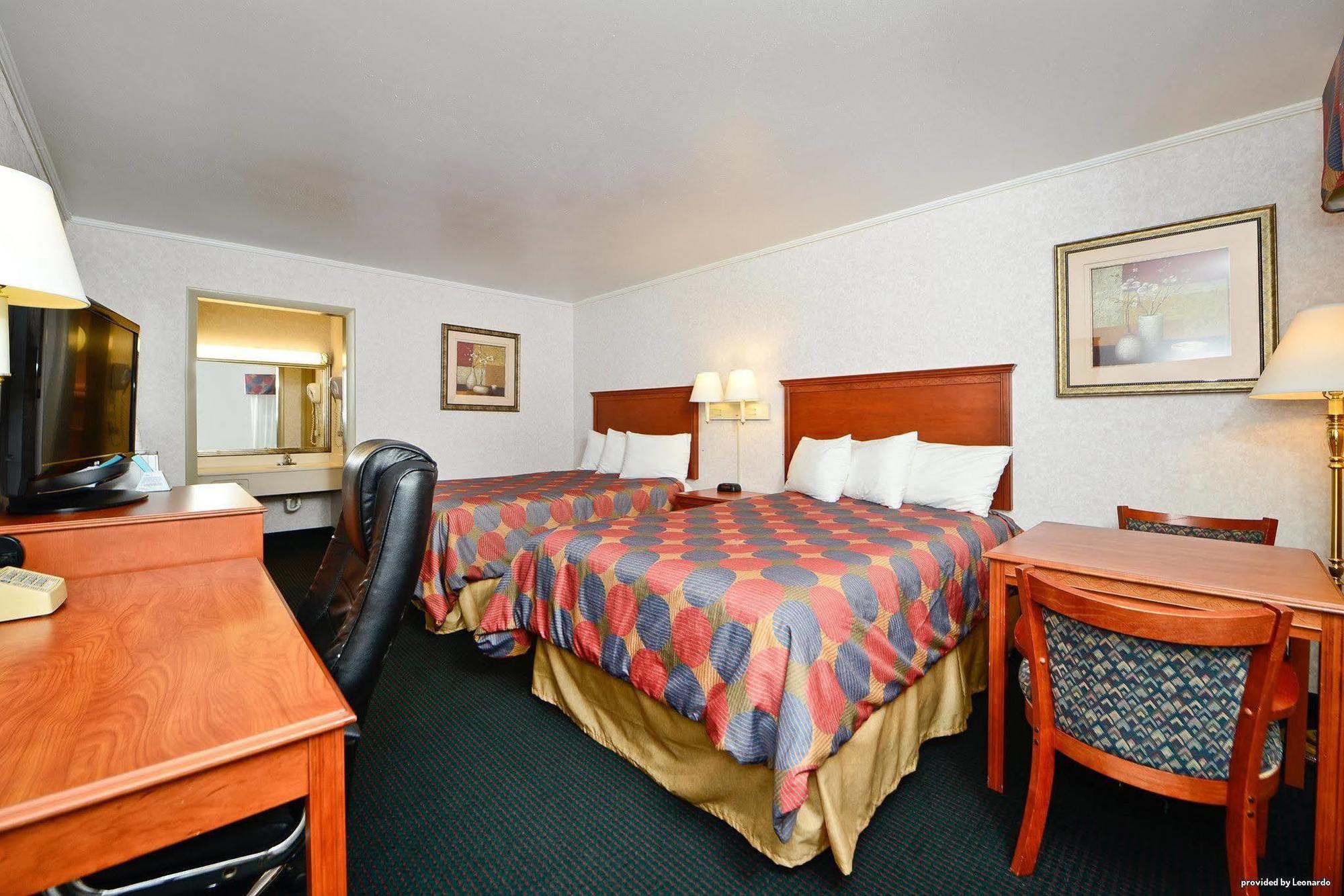 Super 8 By Wyndham Cave City Exterior photo