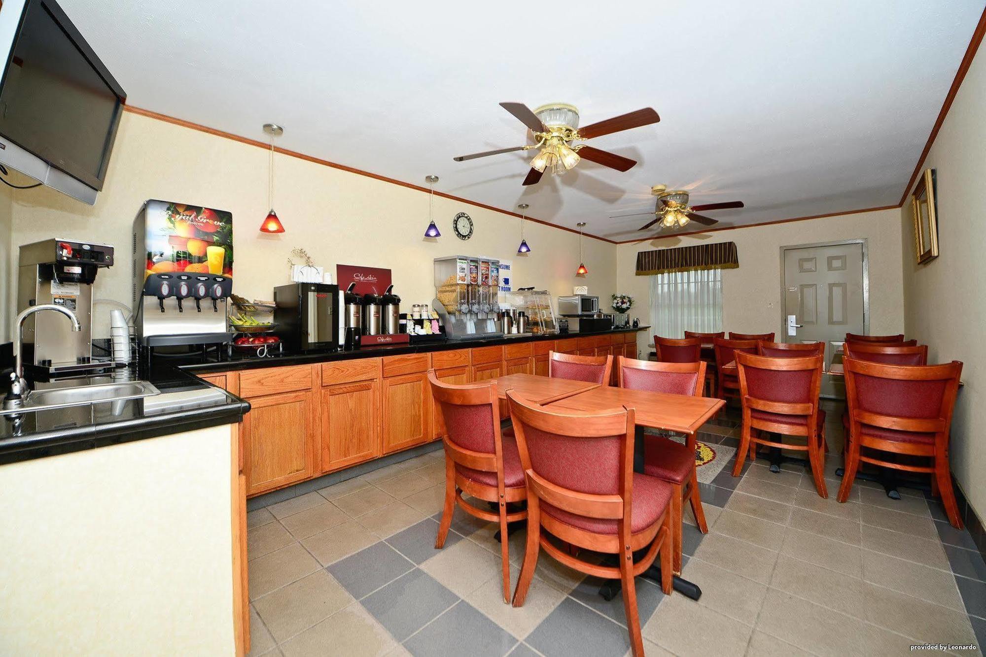 Super 8 By Wyndham Cave City Exterior photo