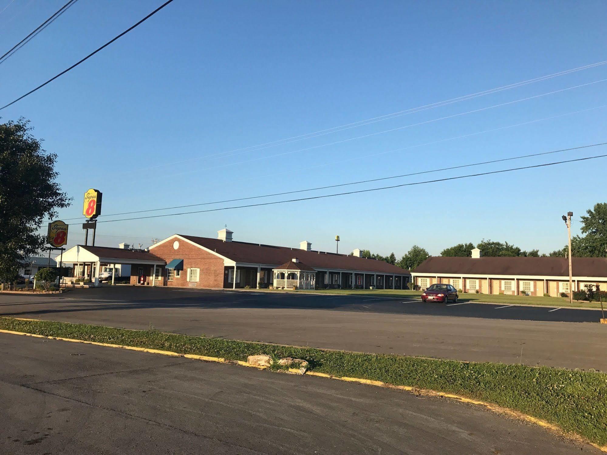 Super 8 By Wyndham Cave City Exterior photo