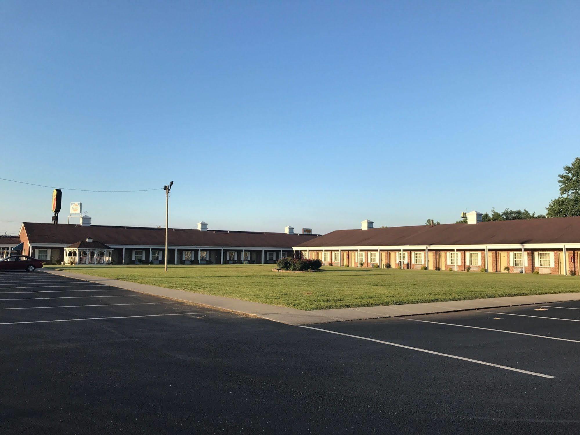 Super 8 By Wyndham Cave City Exterior photo