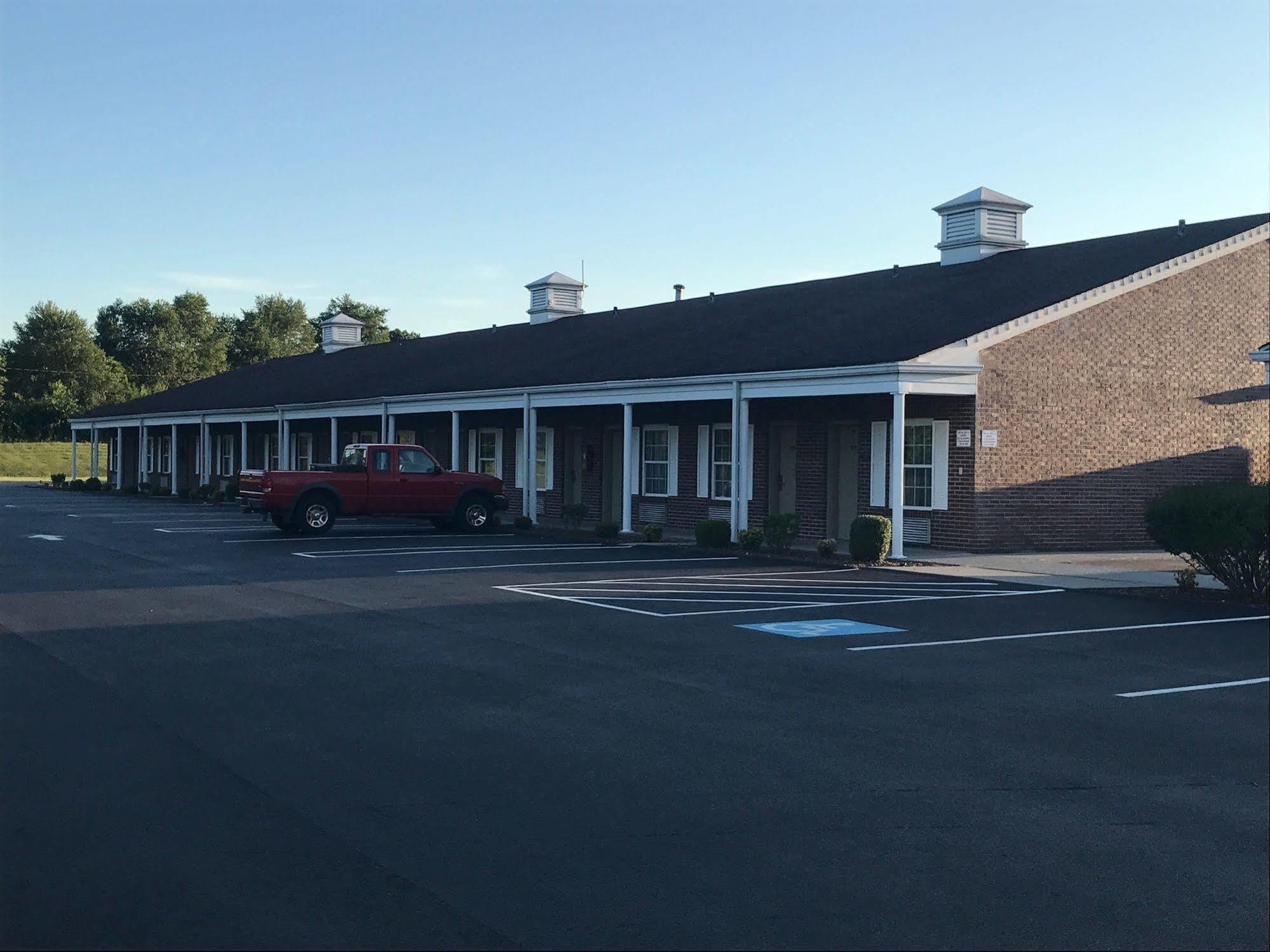 Super 8 By Wyndham Cave City Exterior photo